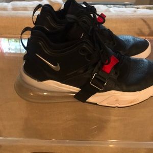 Meet your Posher, Grady